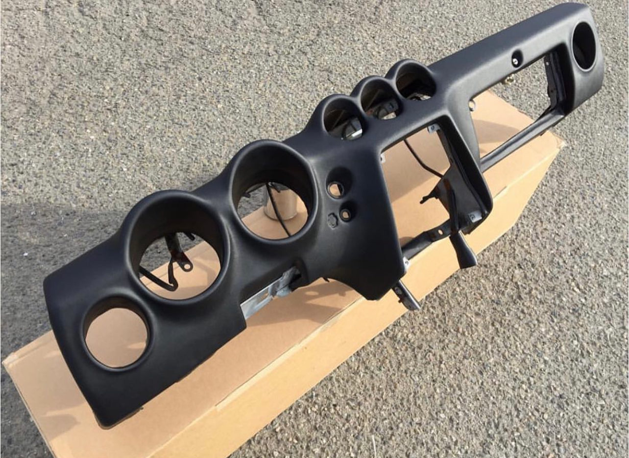 1972 Datsun 240z dash w/frame | series 2